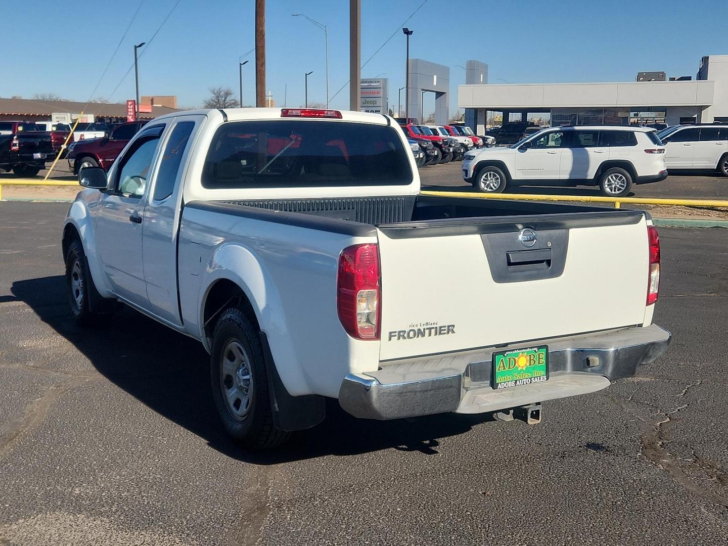 2016 WHITE Nissan Frontier S (1N6BD0CT6GN) with an Engine: 2.5L DOHC I4 engine, located at 4711 Ave Q, Lubbock, TX, 79412, (806) 687-2362, 33.551304, -101.855293 - Photo#2