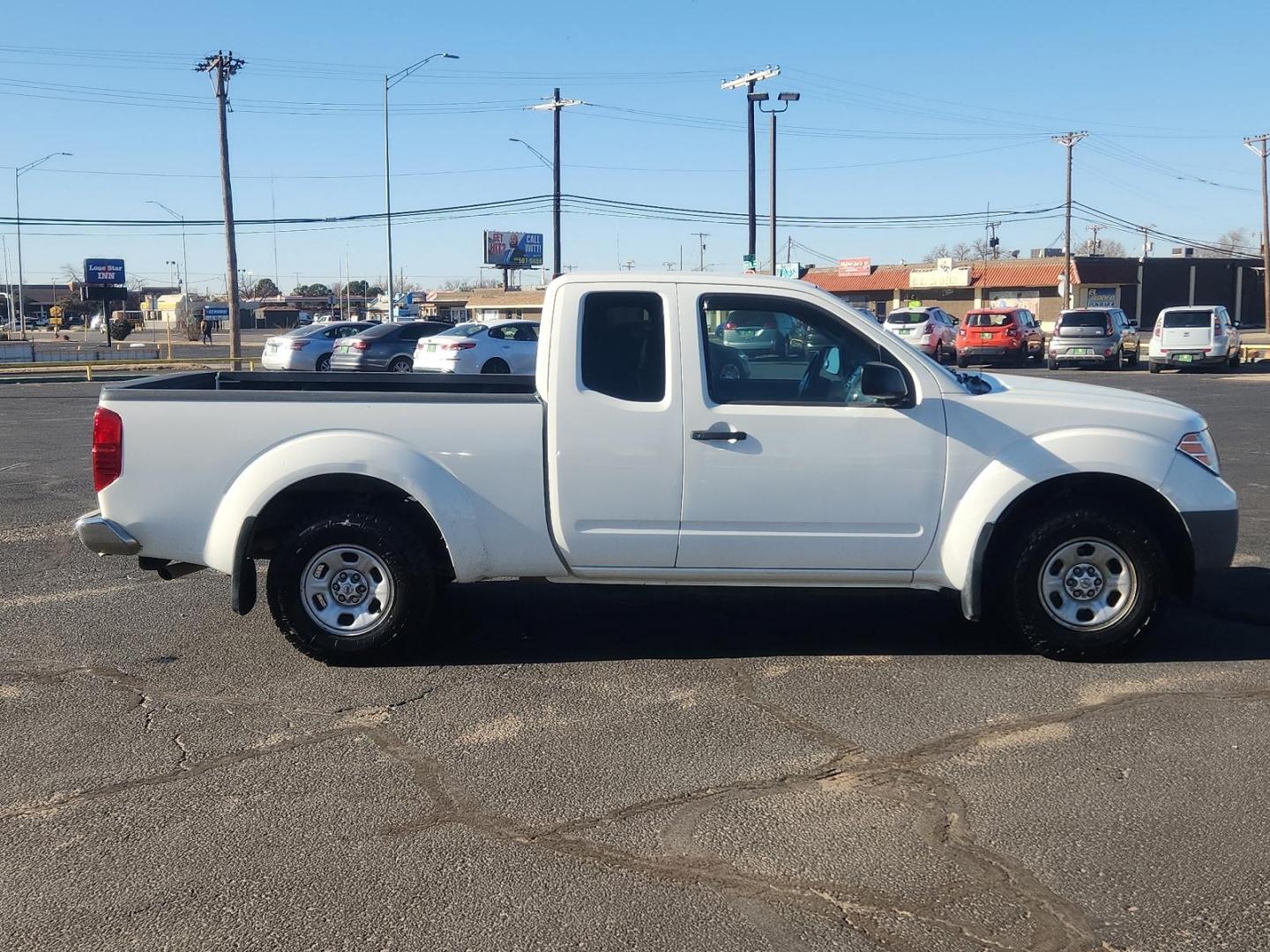 2016 WHITE Nissan Frontier S (1N6BD0CT6GN) with an Engine: 2.5L DOHC I4 engine, located at 4711 Ave Q, Lubbock, TX, 79412, (806) 687-2362, 33.551304, -101.855293 - Photo#4