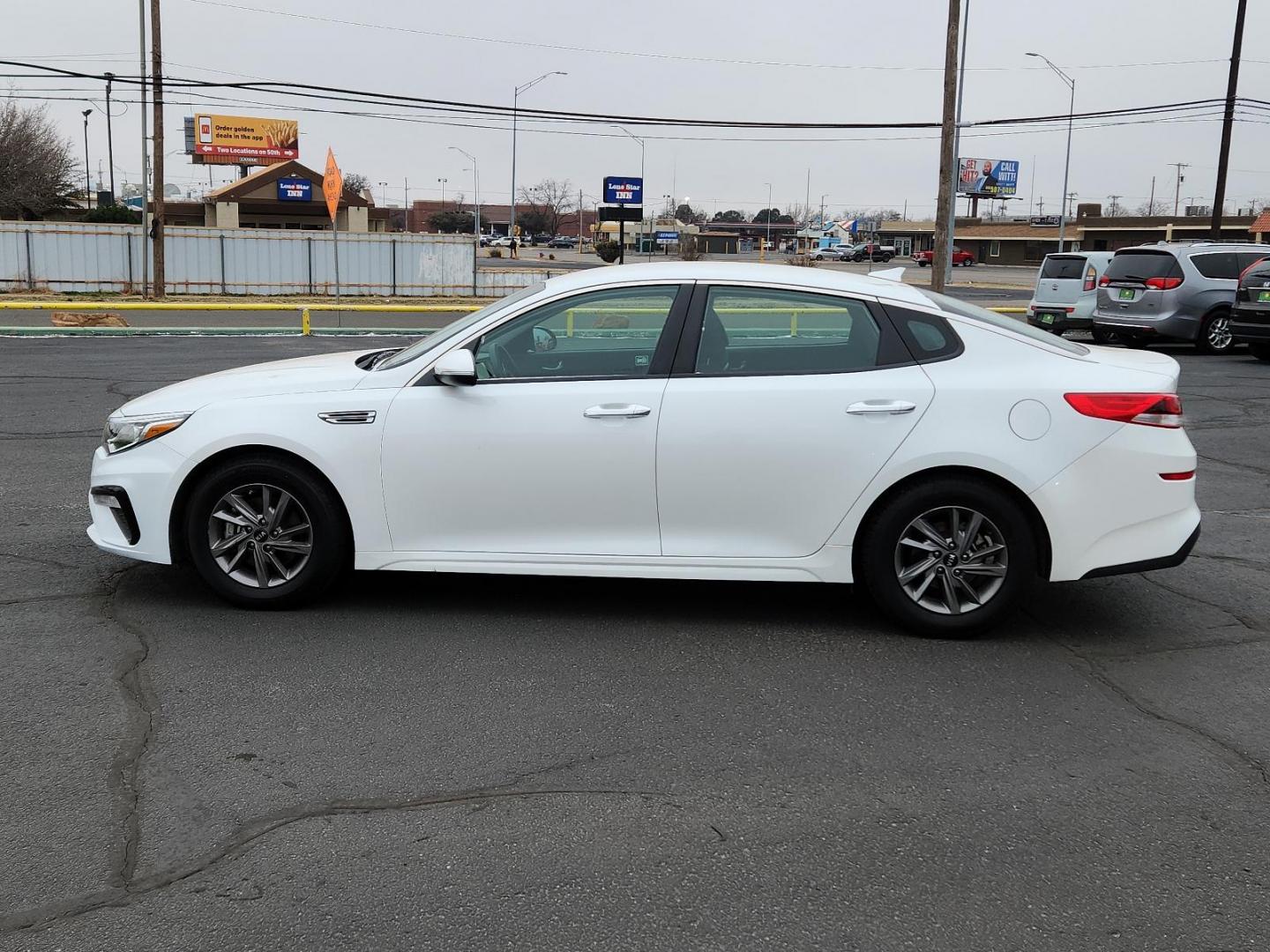 2020 WHITE Kia Optima LX (5XXGT4L34LG) with an Engine: 2.4L DOHC I4 GDI engine, located at 4711 Ave Q, Lubbock, TX, 79412, (806) 687-2362, 33.551304, -101.855293 - Photo#1