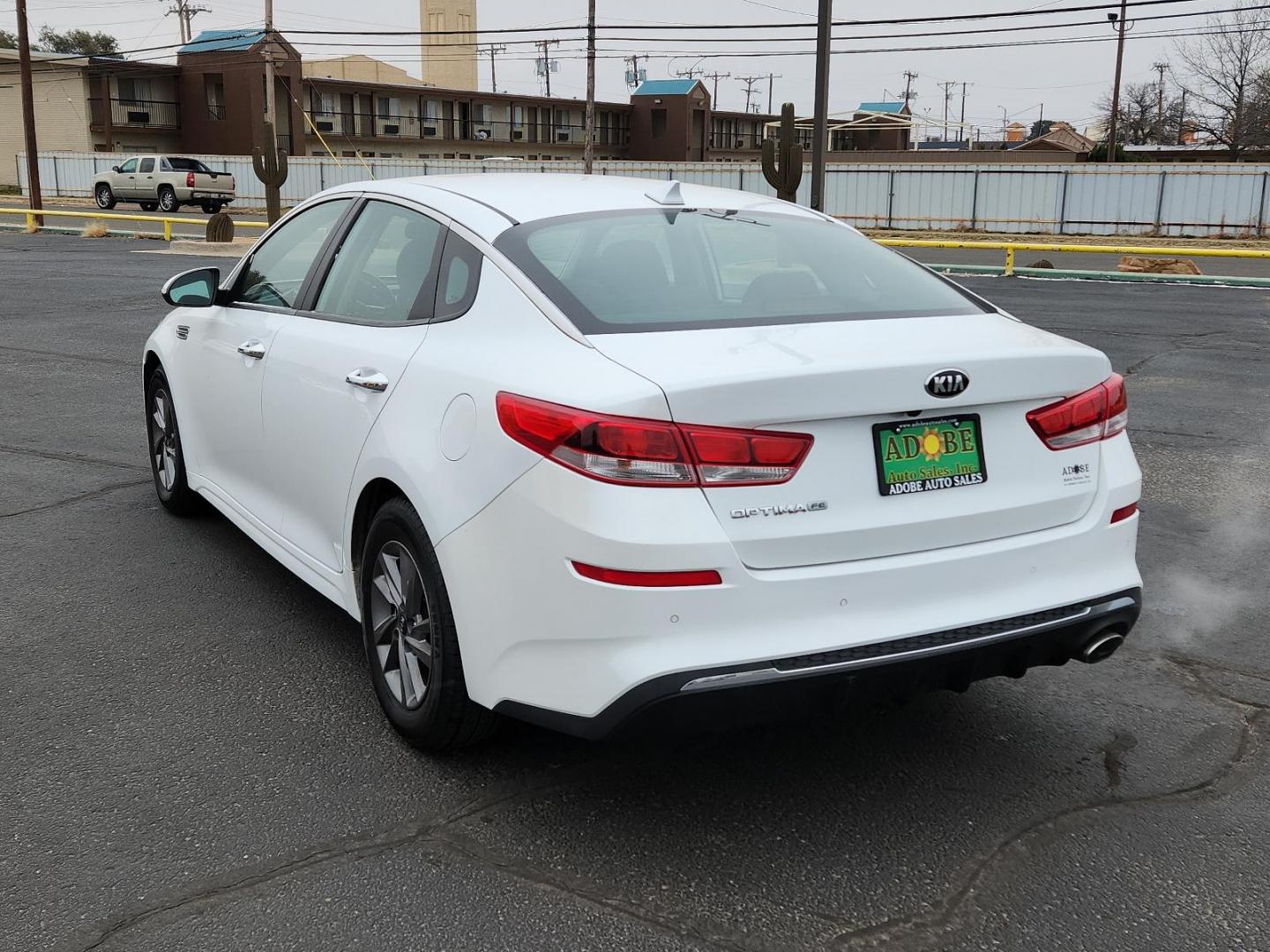 2020 WHITE Kia Optima LX (5XXGT4L34LG) with an Engine: 2.4L DOHC I4 GDI engine, located at 4711 Ave Q, Lubbock, TX, 79412, (806) 687-2362, 33.551304, -101.855293 - Photo#2