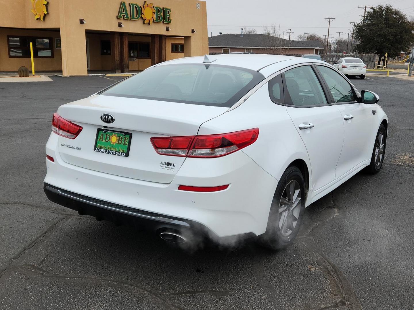 2020 WHITE Kia Optima LX (5XXGT4L34LG) with an Engine: 2.4L DOHC I4 GDI engine, located at 4711 Ave Q, Lubbock, TX, 79412, (806) 687-2362, 33.551304, -101.855293 - Photo#3