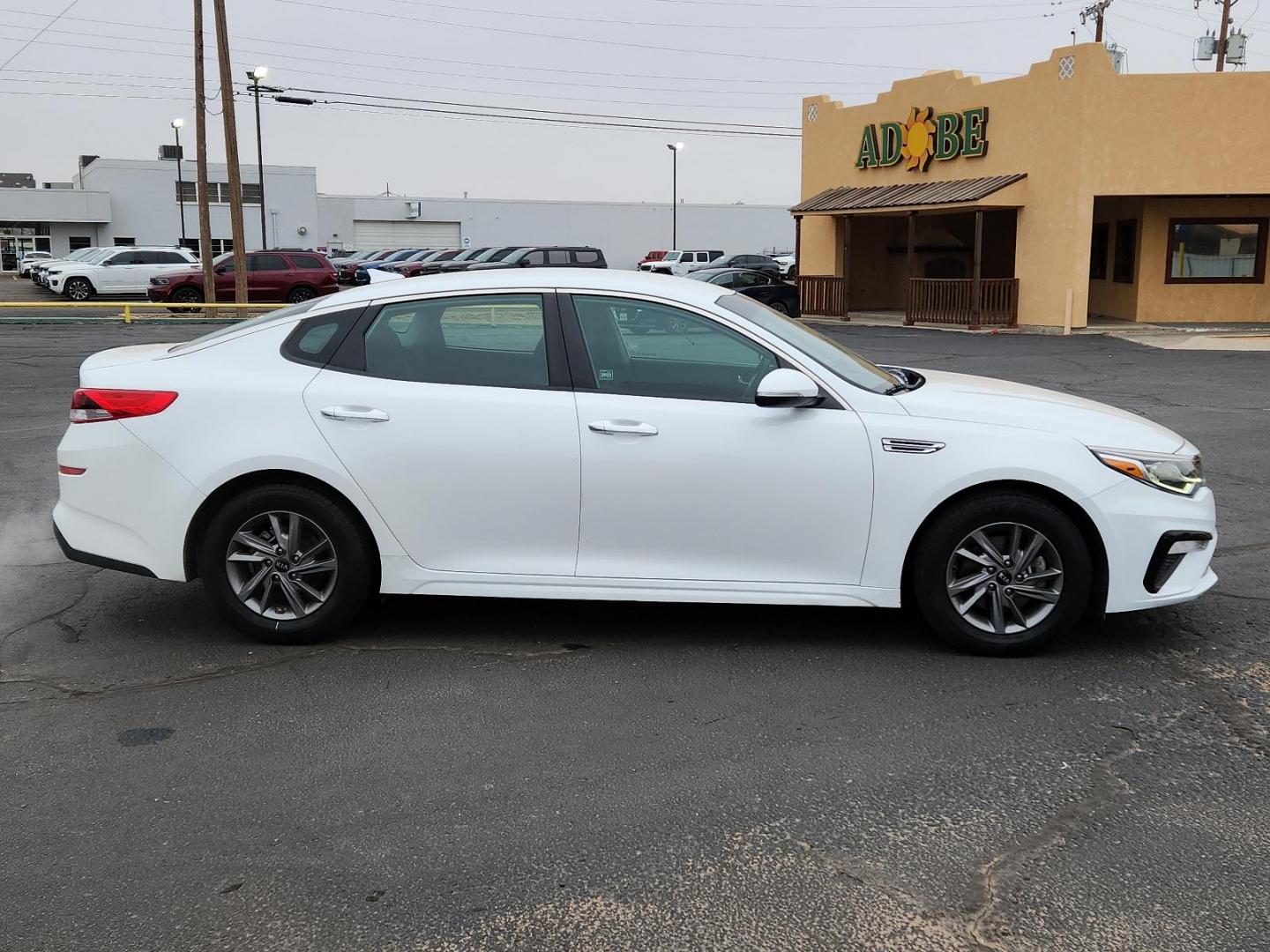 2020 WHITE Kia Optima LX (5XXGT4L34LG) with an Engine: 2.4L DOHC I4 GDI engine, located at 4711 Ave Q, Lubbock, TX, 79412, (806) 687-2362, 33.551304, -101.855293 - Photo#4