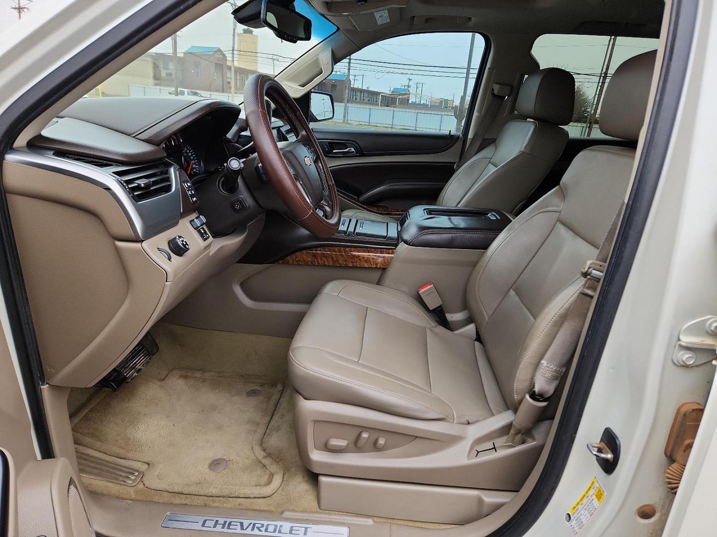 2015 WHITE Chevrolet Tahoe LTZ (1GNSCCKCXFR) with an ENGINE, 5.3L ECOTEC3 V8 WITH ACTIVE FUEL MANAGEMENT, DIRECT INJECTION AND VARIABLE VALVE TIMING engine, located at 4711 Ave Q, Lubbock, TX, 79412, (806) 687-2362, 33.551304, -101.855293 - Photo#10