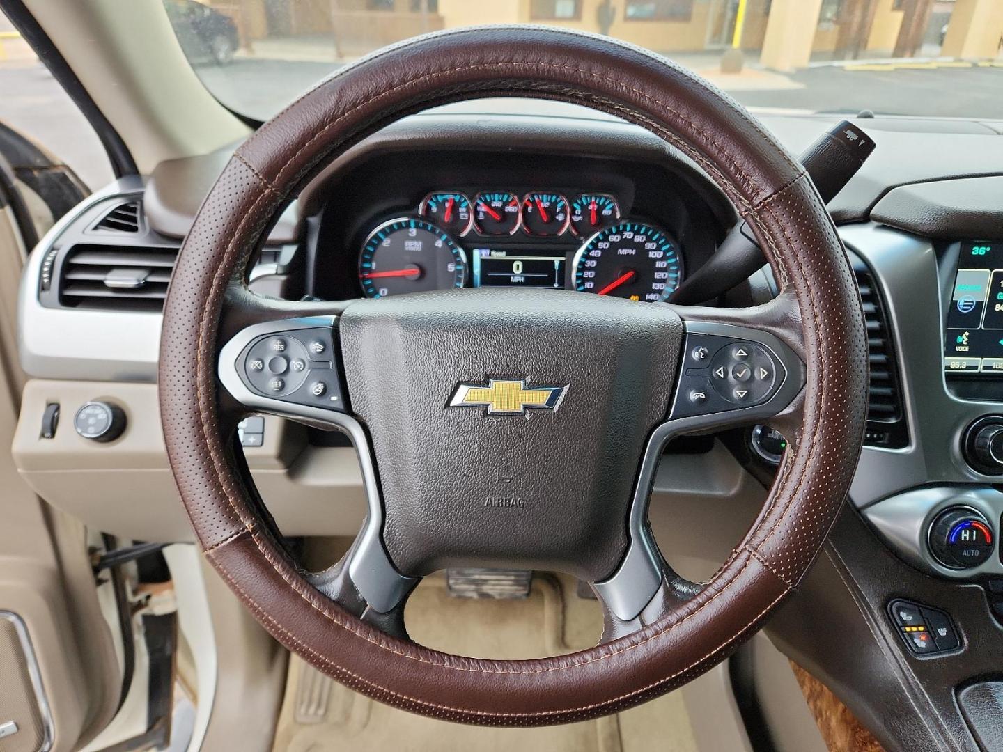 2015 WHITE Chevrolet Tahoe LTZ (1GNSCCKCXFR) with an ENGINE, 5.3L ECOTEC3 V8 WITH ACTIVE FUEL MANAGEMENT, DIRECT INJECTION AND VARIABLE VALVE TIMING engine, located at 4711 Ave Q, Lubbock, TX, 79412, (806) 687-2362, 33.551304, -101.855293 - Photo#17