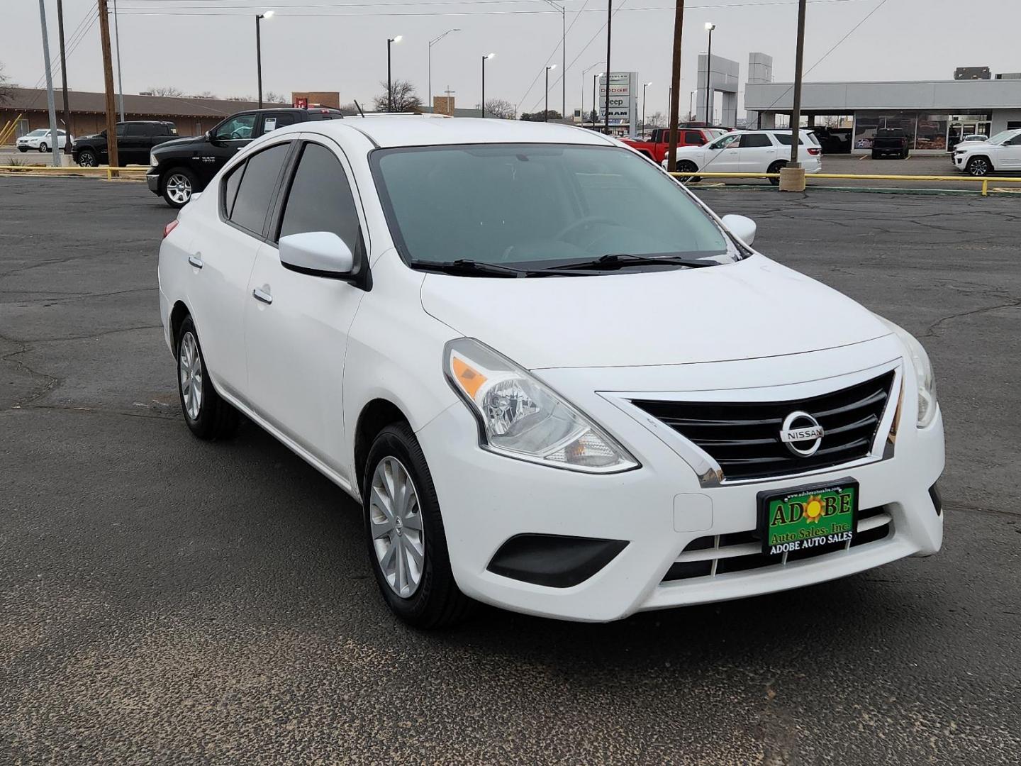 2017 WHITE Nissan Versa Sedan SV (3N1CN7AP7HL) with an Engine: 1.6L DOHC 16 Valve 4-Cylinder engine, located at 4711 Ave Q, Lubbock, TX, 79412, (806) 687-2362, 33.551304, -101.855293 - Photo#5