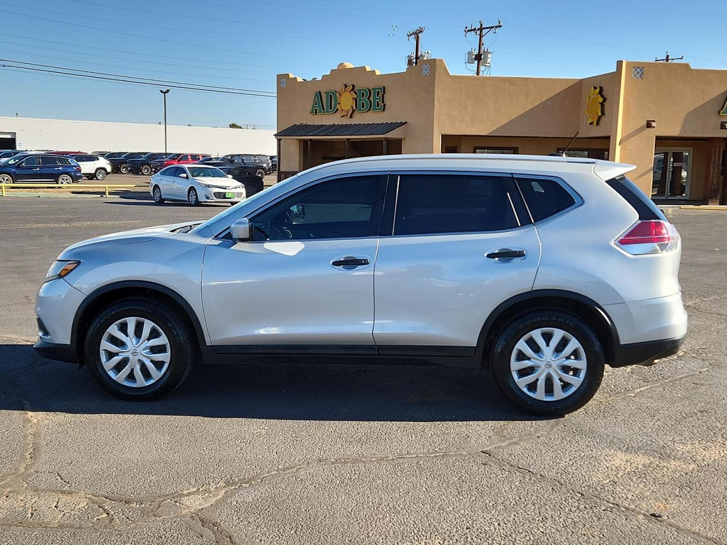 2016 SILVER Nissan Rogue S (5N1AT2MT5GC) with an Engine: 2.5L DOHC 16-Valve I4 -inc: ECO mode engine, located at 4711 Ave Q, Lubbock, TX, 79412, (806) 687-2362, 33.551304, -101.855293 - Photo#1