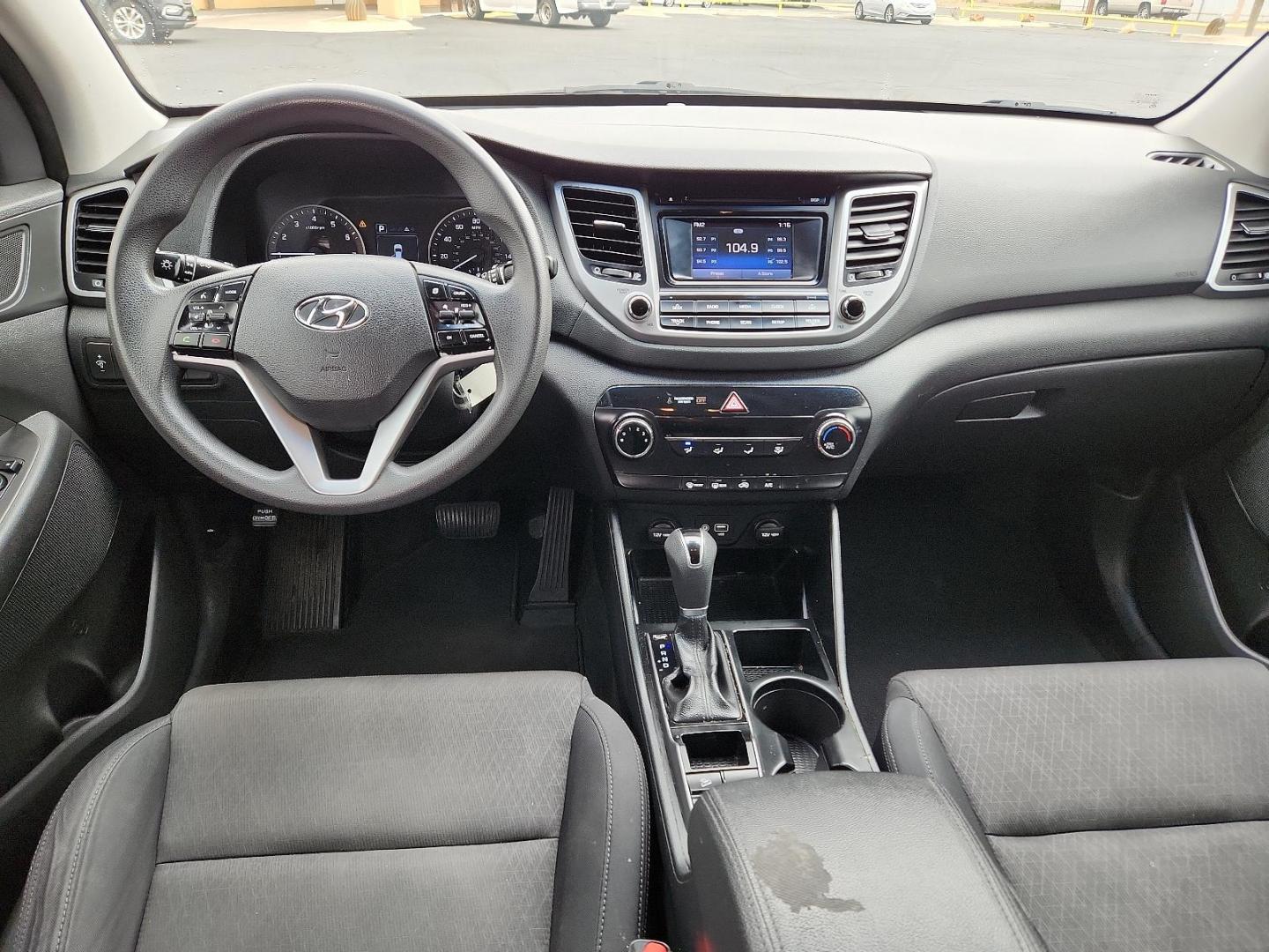 2017 Coliseum Gray Hyundai Tucson SE (KM8J23A44HU) with an Engine: 2.0L DOHC 16V I4 w/CVVT MPI engine, located at 4711 Ave Q, Lubbock, TX, 79412, (806) 687-2362, 33.551304, -101.855293 - Photo#9